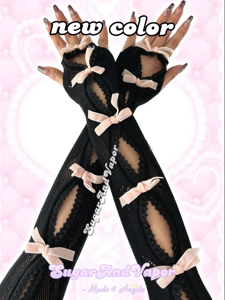 Optimize the title of this e-commerce product to be in English and include necessary modifiers.

Alanis Black Fishnet Sleeves Gloves Shrug