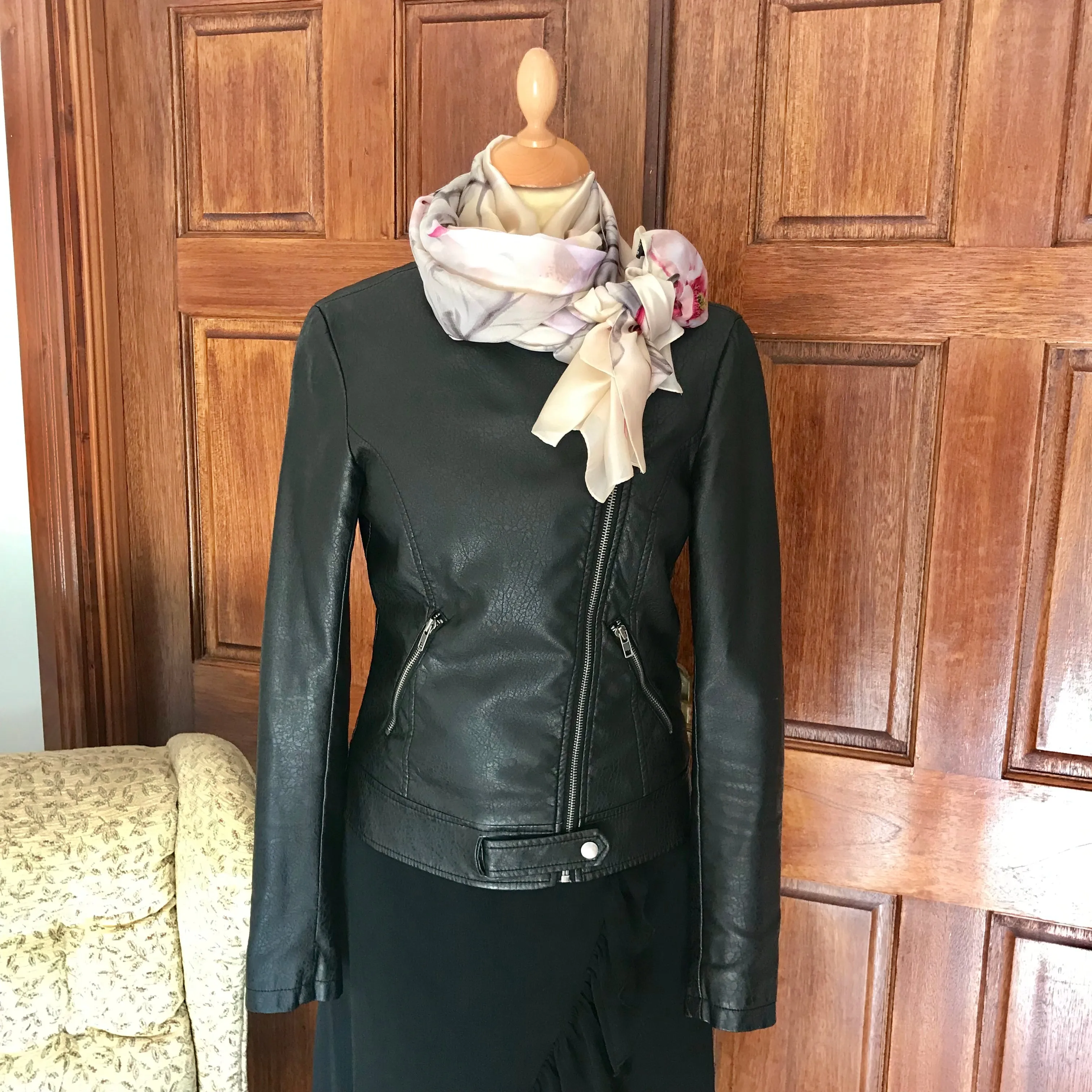 Cream Floral Print Silk Feel Scarf